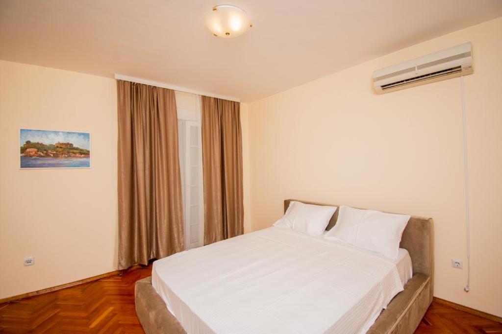 Vila Oliva Herceg Novi Exteriör bild